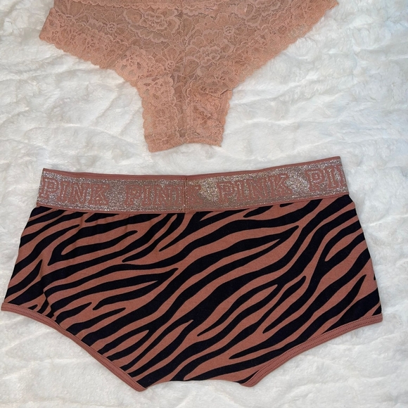 Victoria's Secret - Picture 2 of 6